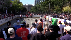 World famous hockey podcasters draw huge crowd in downtown London