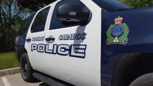 Strathroy-Caradoc police searching for robbery, stabbing suspects