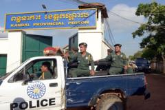 Cambodia jails 13 pregnant Filipino surrogates