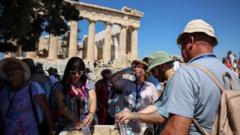 Acropolis closes as heatwave grips Greece