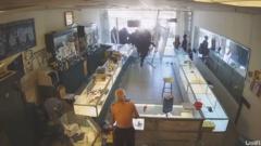 More than a dozen robbers storm jewellery shop in California