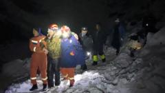 Everest hikers guided to safety after being stranded by blizzard