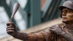 Baseball statue broken as it is unveiled in Seattle