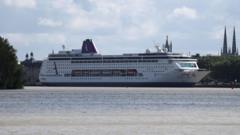 More than 1,000 passengers held on cruise after gastrointestinal illness outbreak