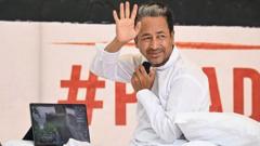 Indian activist on hunger strike at ‘cockroach’ protest loses 8.2kg